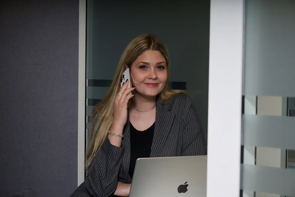 Meanova-Consulting-Laura